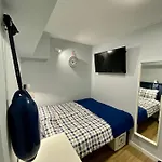 Thruster - Mini Kino, Lobby, Kuchnia, Netflix *
