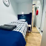 Thruster - Mini Kino, Lobby, Kuchnia, Netflix Hotel