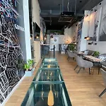 Hotel Thruster - Mini Kino, Lobby, Kuchnia, Netflix Gdynia