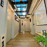 Thruster - Mini Kino, Lobby, Kuchnia, Netflix * Gdynia
