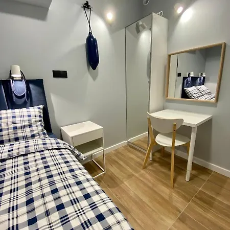 מלון Thruster - Rooms, Kitchen, Chill-out Zone-netflix, Lobby-netflix *
