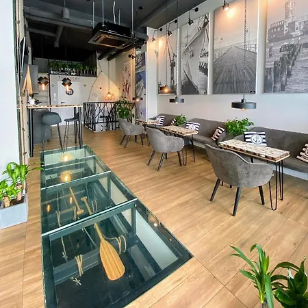 호텔 Thruster - Rooms, Kitchen, Chill-out Zone-netflix, Lobby-netflix 그디니아