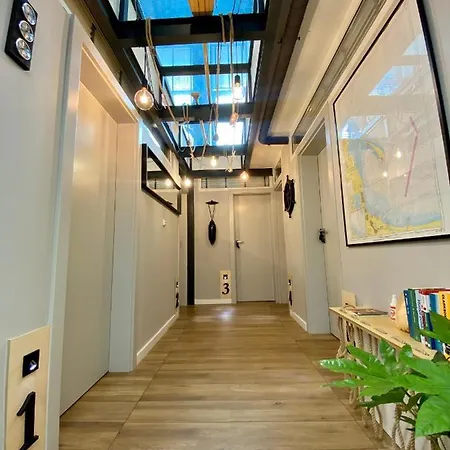 Thruster - Rooms, Kitchen, Chill-out Zone-netflix, Lobby-netflix * Gdyně
