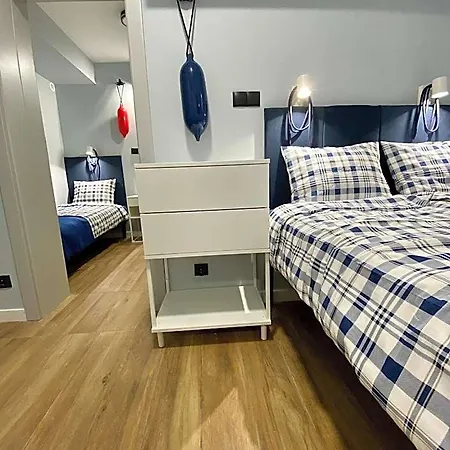 Hotel Thruster - Rooms, Kitchen, Chill-out Zone-netflix, Lobby-netflix *
