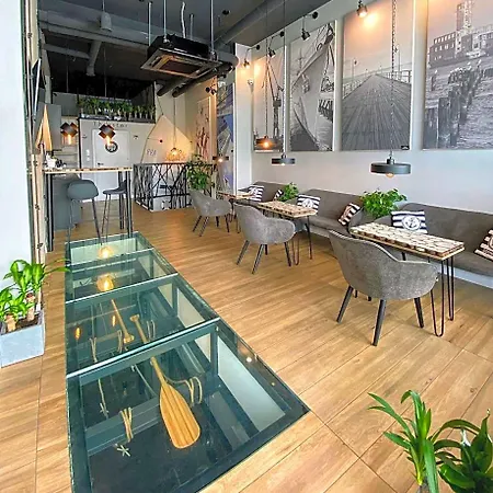 Thruster - Rooms, Kitchen, Chill-out Zone-netflix, Lobby-netflix * 그디니아
