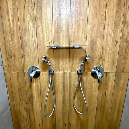 Thruster - Rooms, Kitchen, Chill-out Zone-netflix, Lobby-netflix *