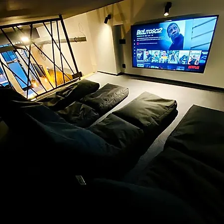 Thruster - Rooms, Kitchen, Chill-out Zone-netflix, Lobby-netflix 호텔 그디니아