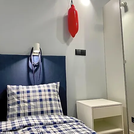 Thruster - Rooms, Kitchen, Chill-out Zone-netflix, Lobby-netflix