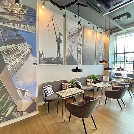 Thruster - Rooms, Kitchen, Chill-out Zone-netflix, Lobby-netflix Hotel *