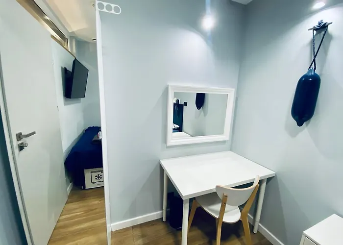 Thruster - Rooms, Kitchen, Chill-out Zone-netflix, Lobby-netflix *