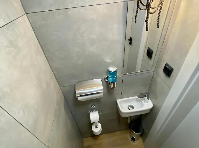 Hotel Thruster - Mini Kino, Lobby, Kuchnia, Netflix