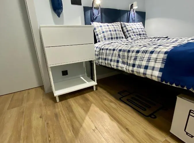 Hotel Thruster - Mini Kino, Lobby, Kuchnia, Netflix