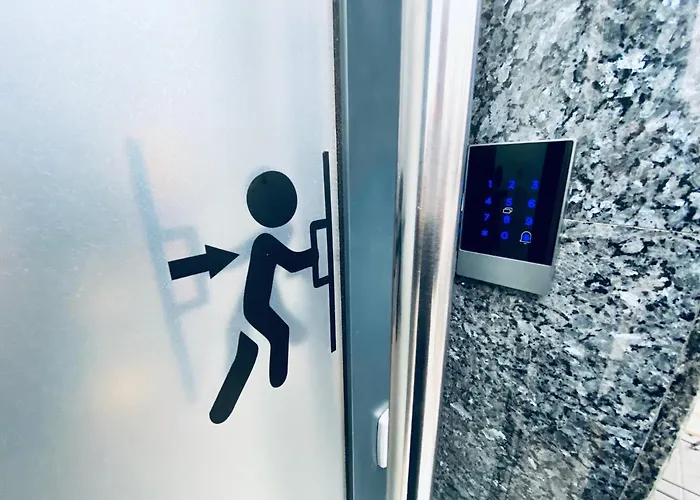 Thruster - Rooms, Kitchen, Chill-out Zone-netflix, Lobby-netflix *