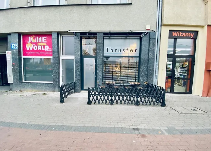 Thruster - Mini Kino, Lobby, Kuchnia, Netflix Hotel