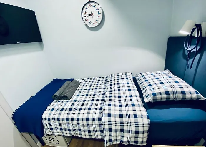 Hotel Thruster - Mini Kino, Lobby, Kuchnia, Netflix