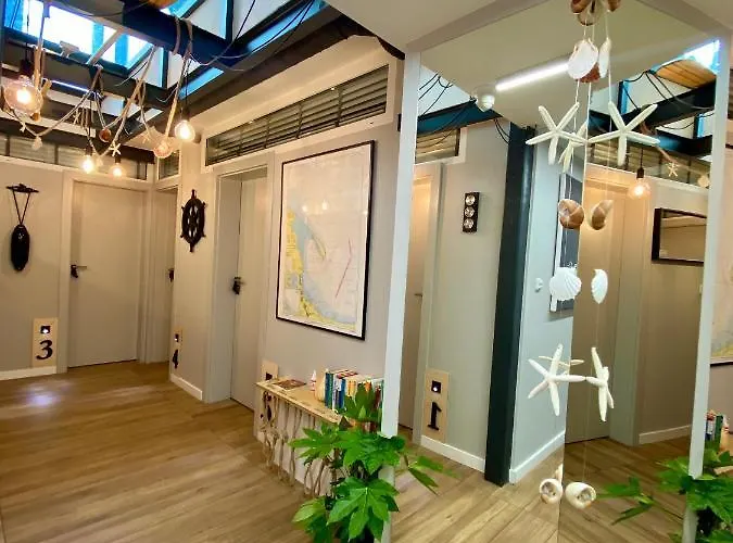 Thruster - Rooms, Kitchen, Chill-out Zone-netflix, Lobby-netflix *