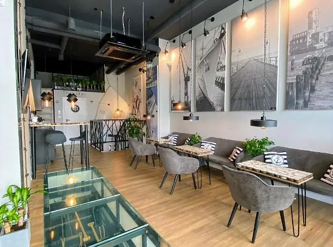 Thruster - Rooms, Kitchen, Chill-out Zone-netflix, Lobby-netflix Hotel *