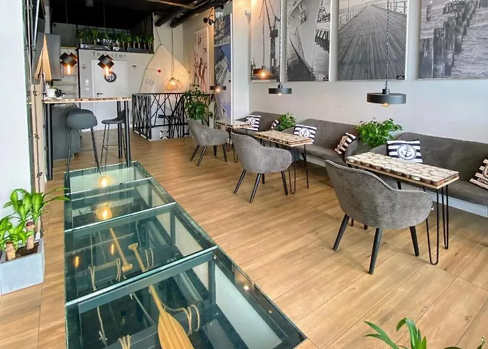 Hotel Thruster - Rooms, Kitchen, Chill-out Zone-netflix, Lobby-netflix Gdynia