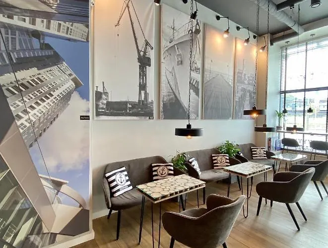 Thruster - Rooms, Kitchen, Chill-out Zone-netflix, Lobby-netflix Hotel Gdynia